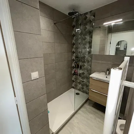 2 Bedroom Luxury Sea View Terrace *
